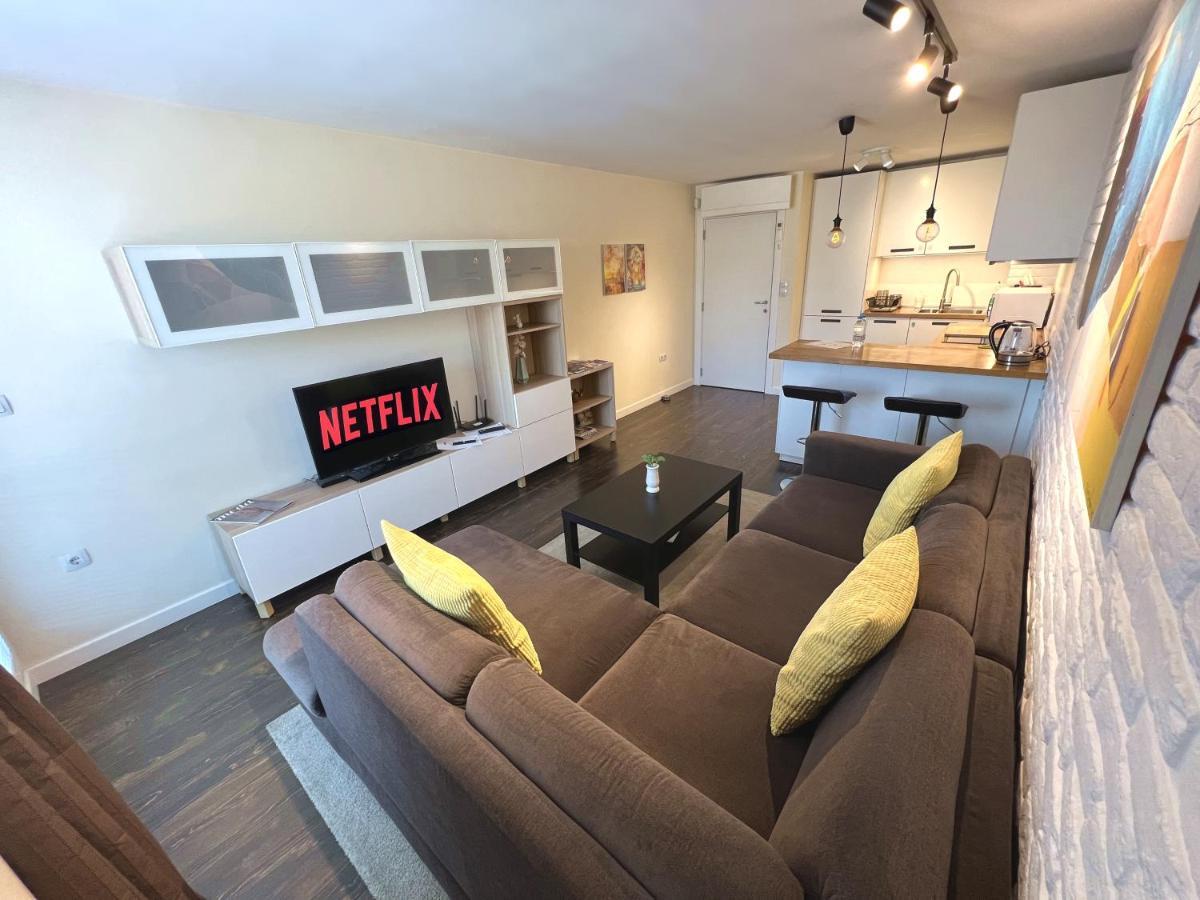 Unique Luxurious Jacuzzi Penthouse Duplex In City Center! 2 Baths! Free Parking! Sofia Exterior foto